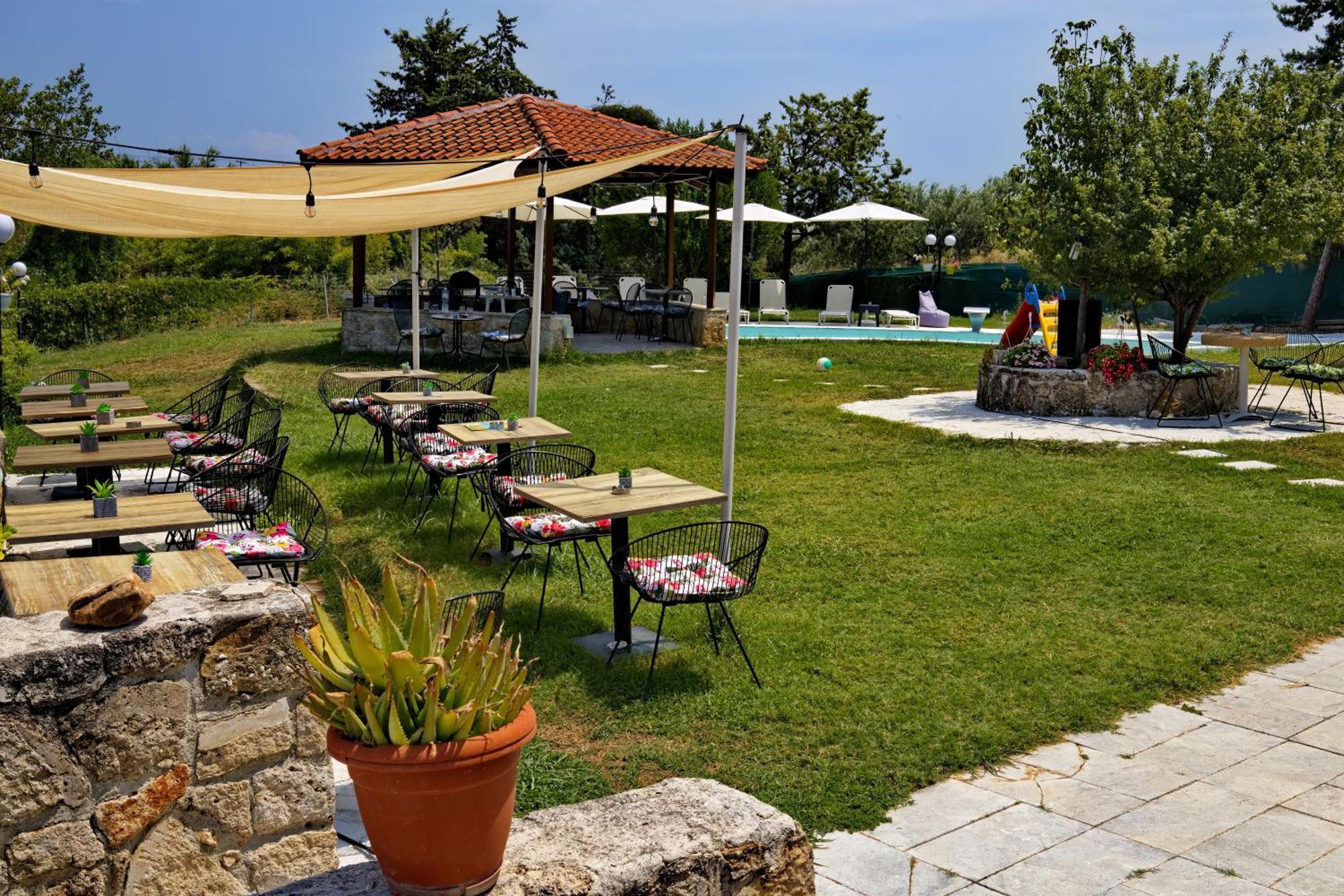 Marele Hills Apartments Néa Fókaia Екстериор снимка